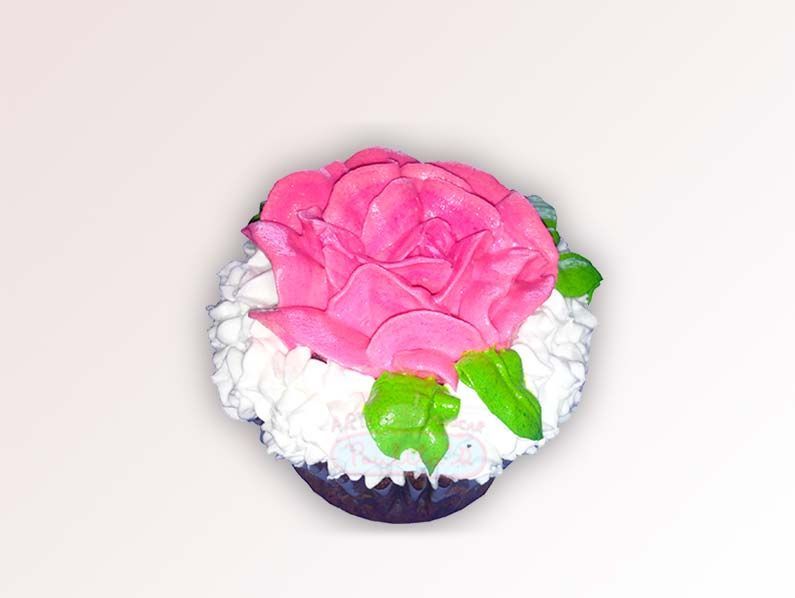 Cupcakes decorados en crema con Rosa